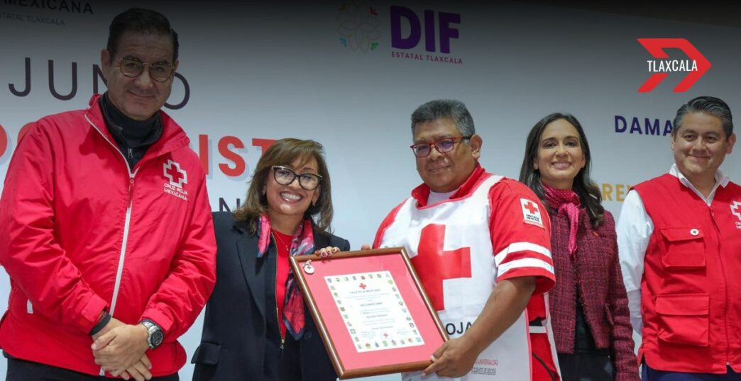 Lorena Cuéllar rinde homenaje a socorristas de la Cruz Roja en Tlaxcala